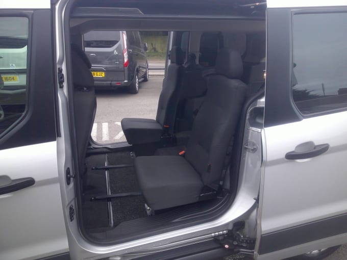 2025 Ford Grand Tourneo Connect