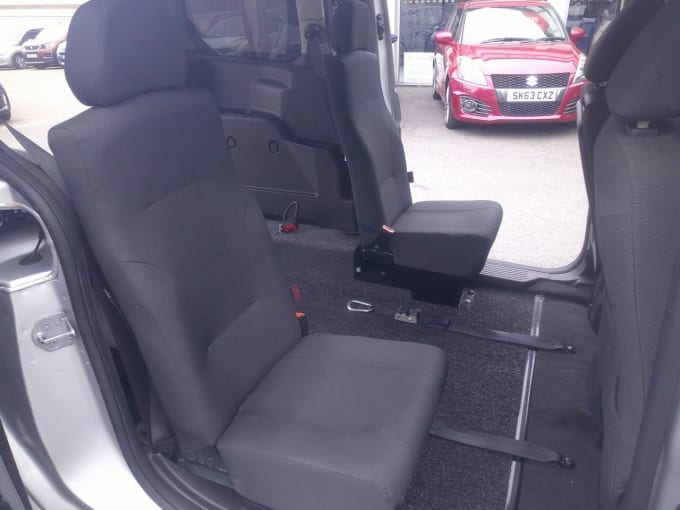 2025 Ford Grand Tourneo Connect