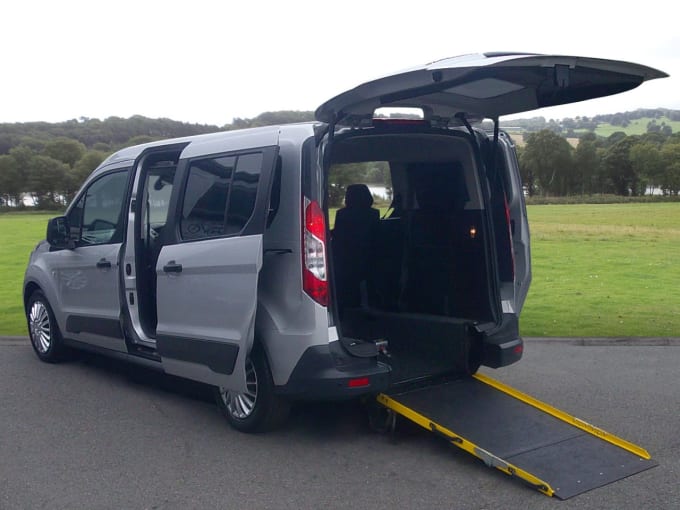 2025 Ford Grand Tourneo Connect