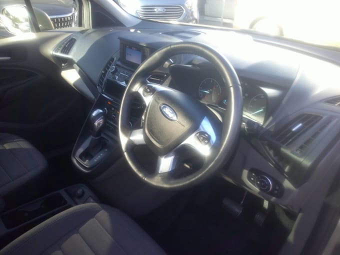 2025 Ford Grand Tourneo Connect