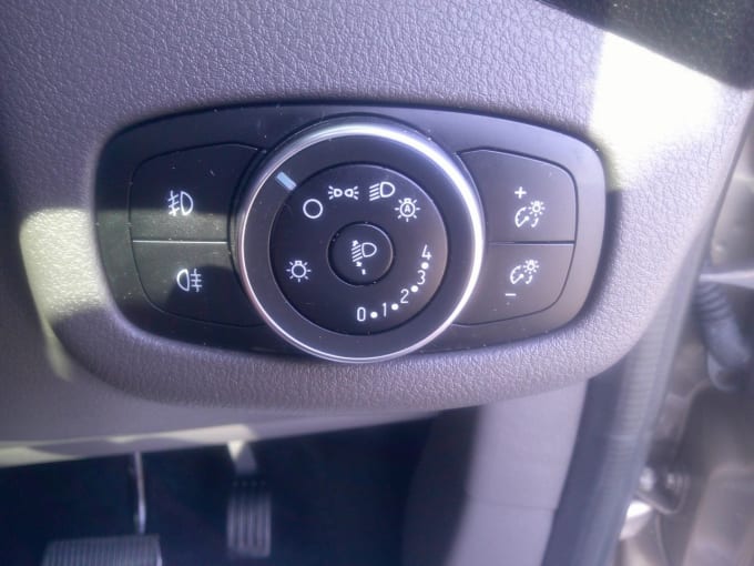 2025 Ford Grand Tourneo Connect