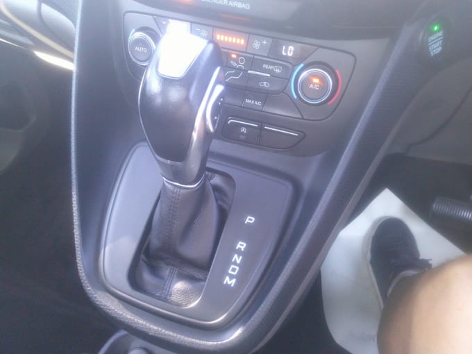 2025 Ford Grand Tourneo Connect