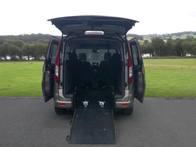 2025 Ford Grand Tourneo Connect