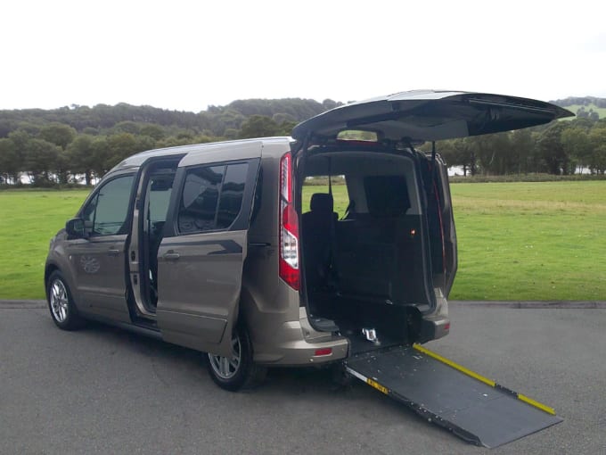 2025 Ford Grand Tourneo Connect