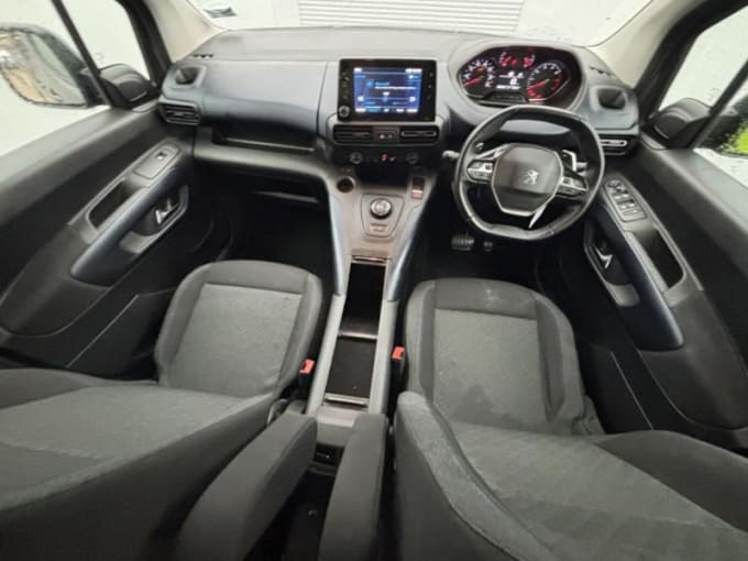 2025 Peugeot Rifter