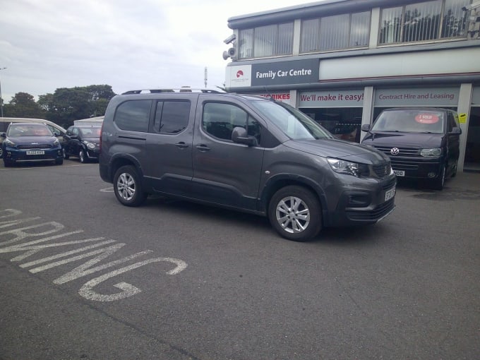 2025 Peugeot Rifter