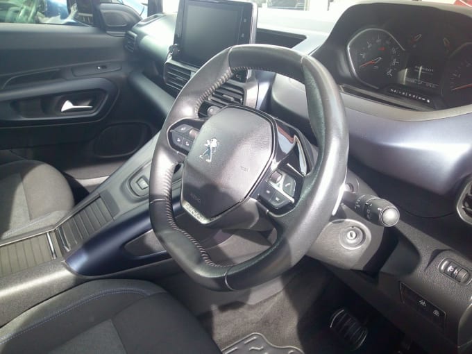 2025 Peugeot Rifter