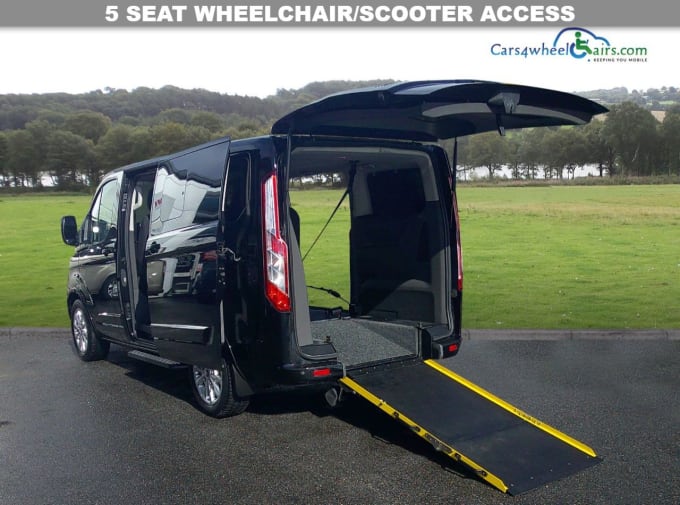 2025 Ford Tourneo Custom