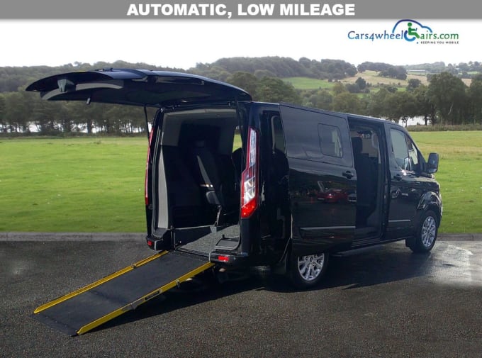 2025 Ford Tourneo Custom