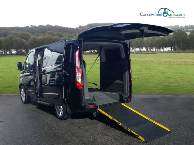2025 Ford Tourneo Custom