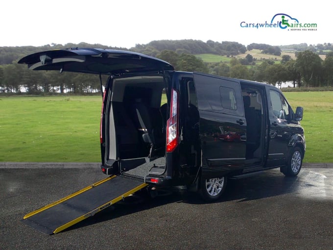 2025 Ford Tourneo Custom
