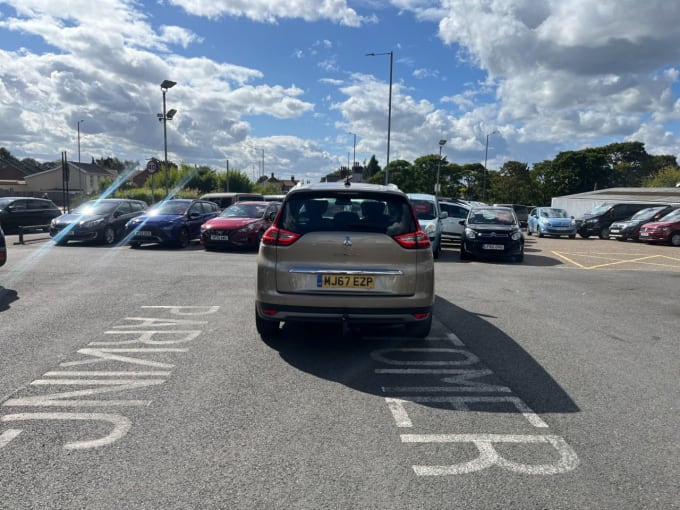 2025 Renault Grand Scenic