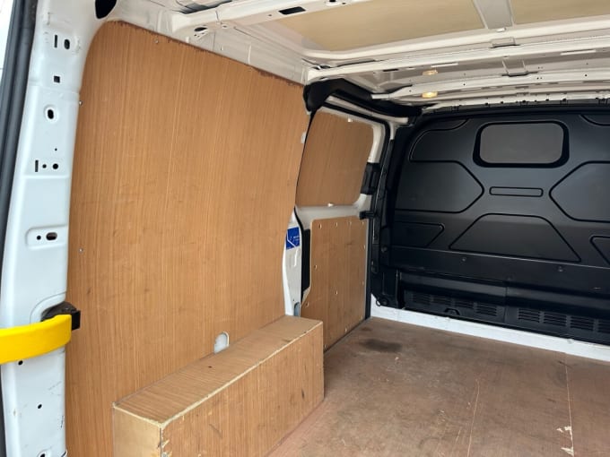 2025 Ford Transit Custom