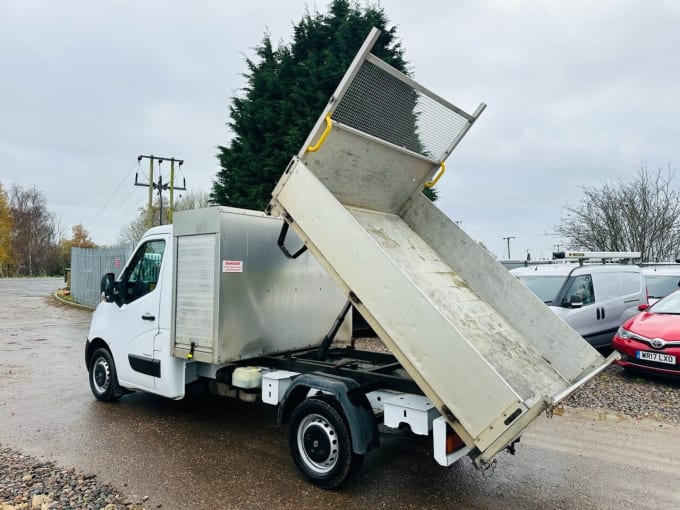 2025 Renault Master