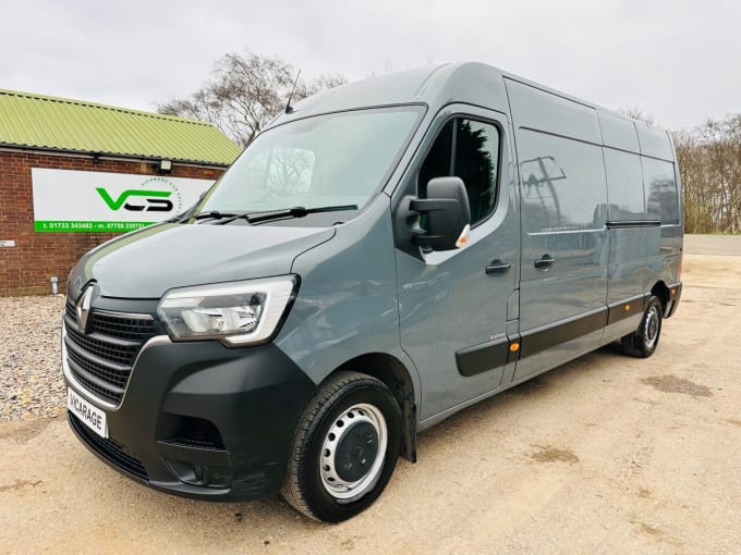 2025 Renault Master