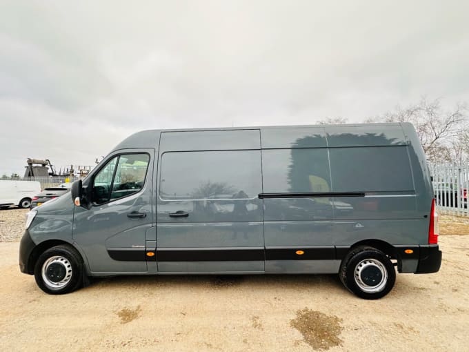 2025 Renault Master