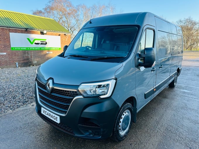 2025 Renault Master