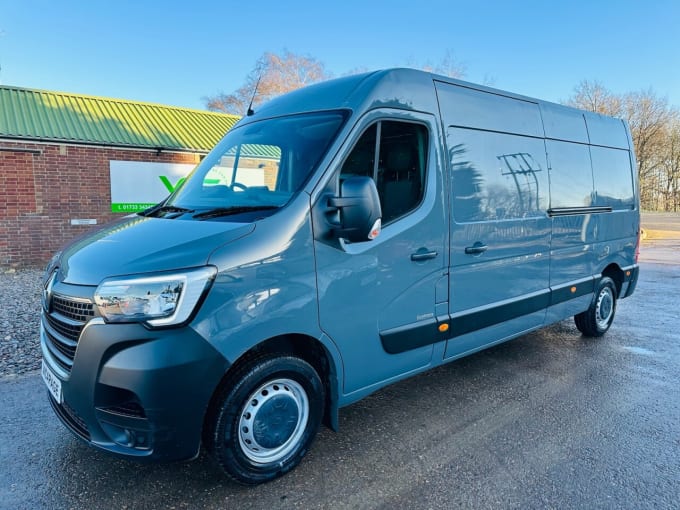 2025 Renault Master