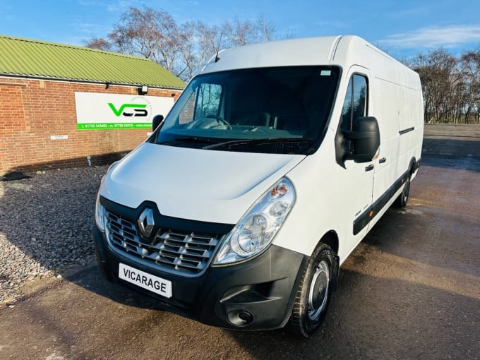 2025 Renault Master