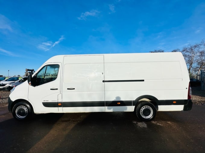 2025 Renault Master