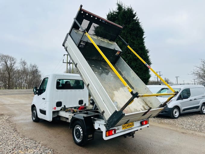 2025 Renault Master