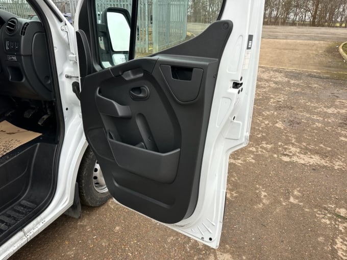 2025 Renault Master