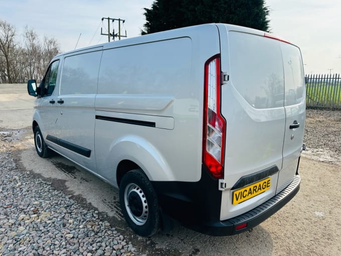 2025 Ford Transit Custom