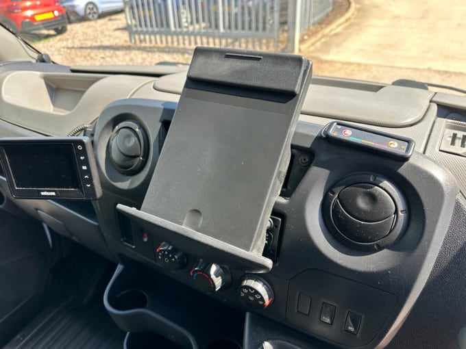 2025 Vauxhall Movano