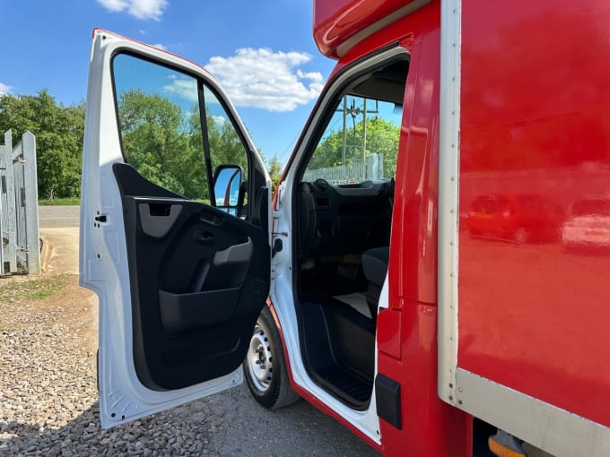 2025 Vauxhall Movano