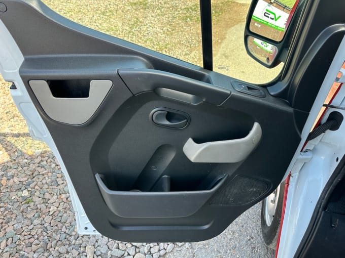 2025 Vauxhall Movano