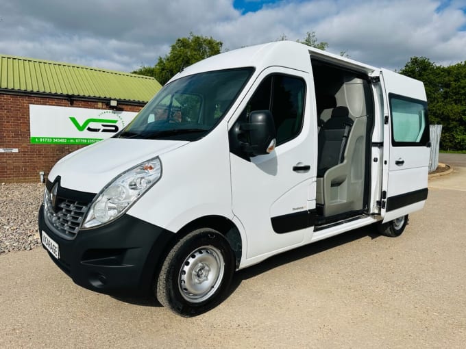 2025 Renault Master
