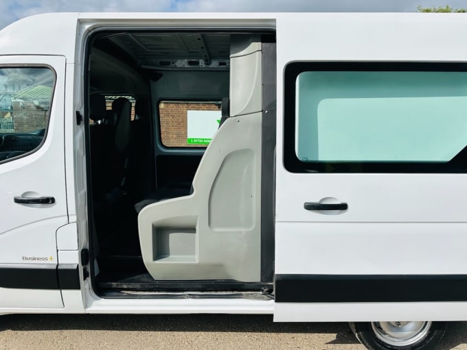 2025 Renault Master