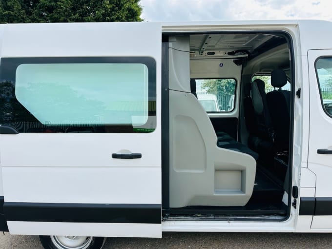 2025 Renault Master