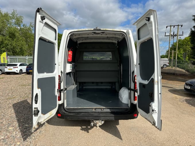2025 Renault Master
