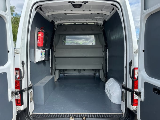 2025 Renault Master