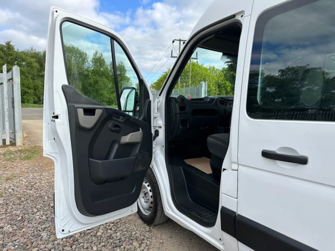 2025 Renault Master