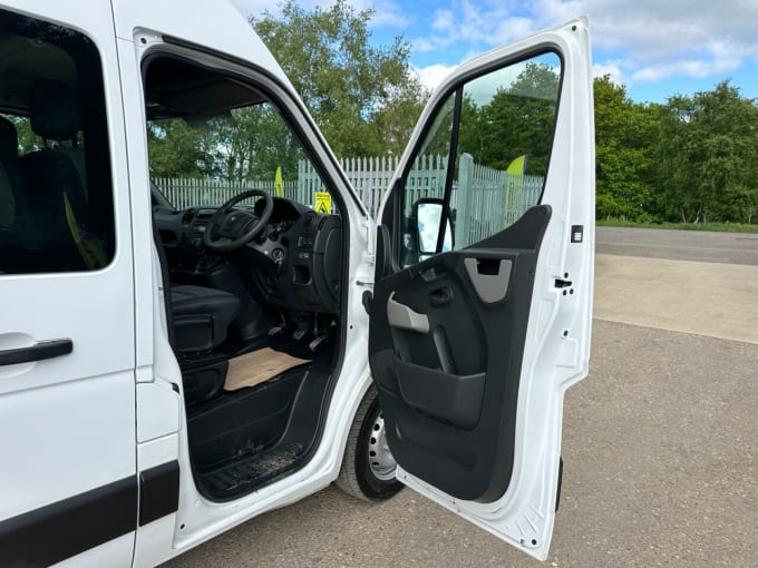 2025 Renault Master
