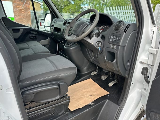 2025 Renault Master