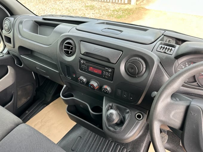 2025 Renault Master