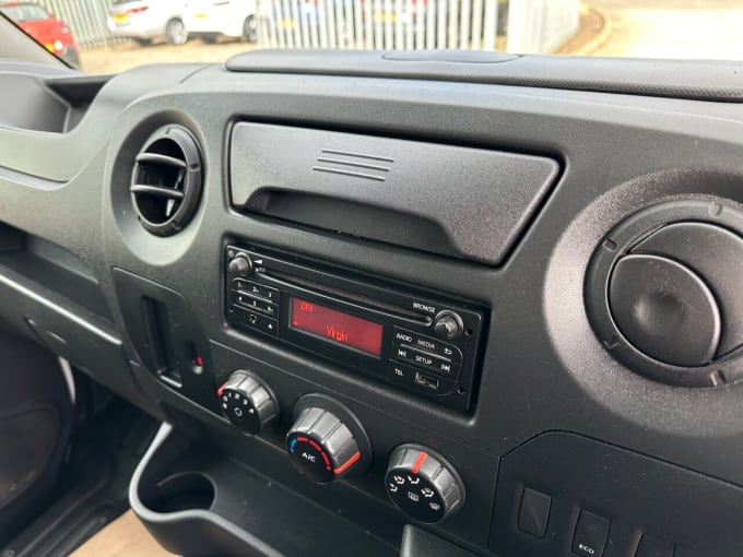 2025 Renault Master