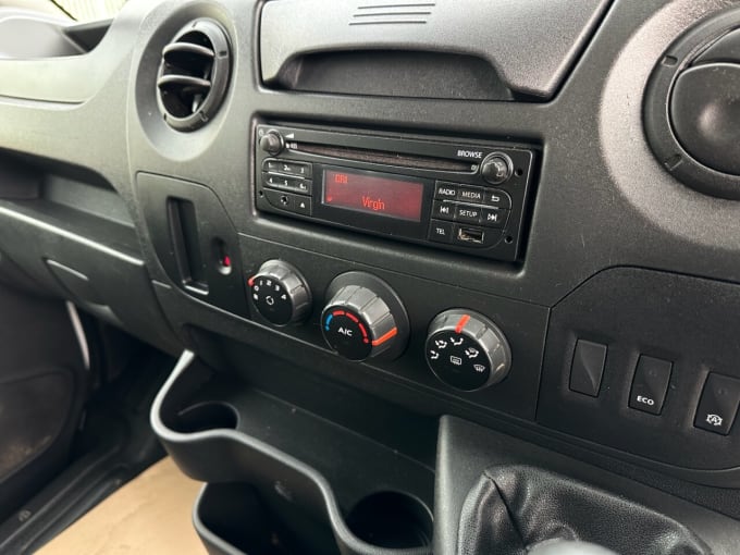 2025 Renault Master