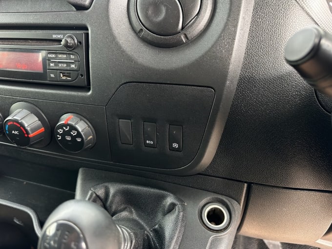 2025 Renault Master