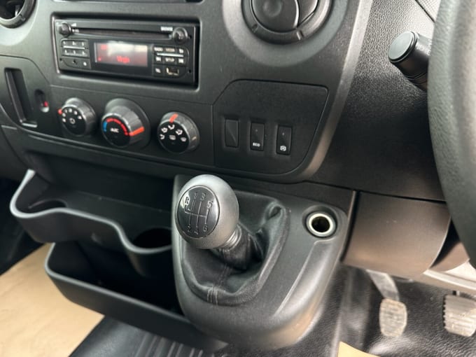 2025 Renault Master