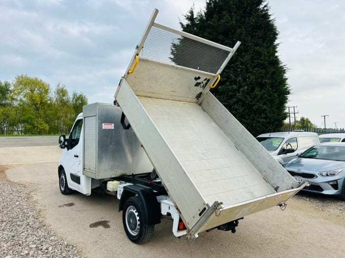 2025 Renault Master
