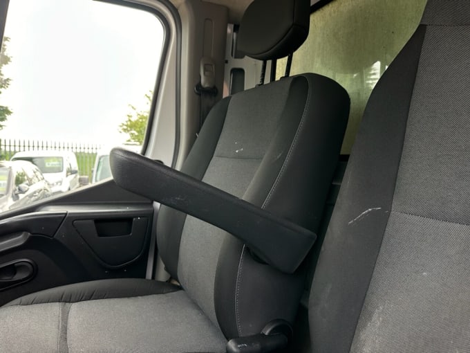 2025 Renault Master