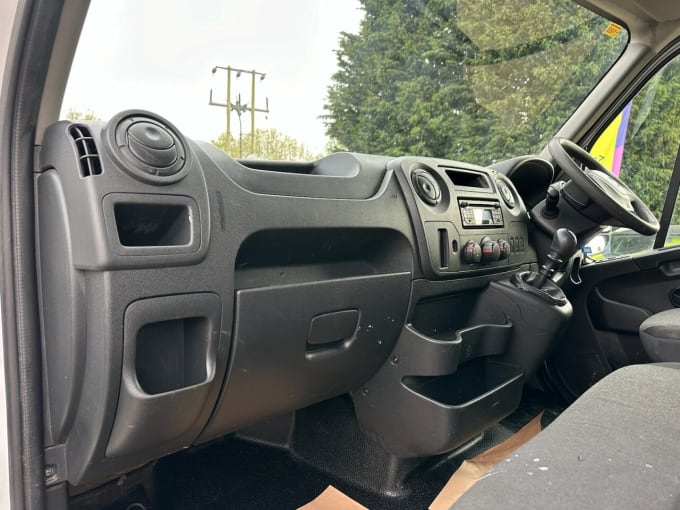 2025 Renault Master