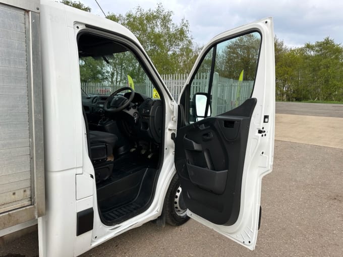 2025 Renault Master