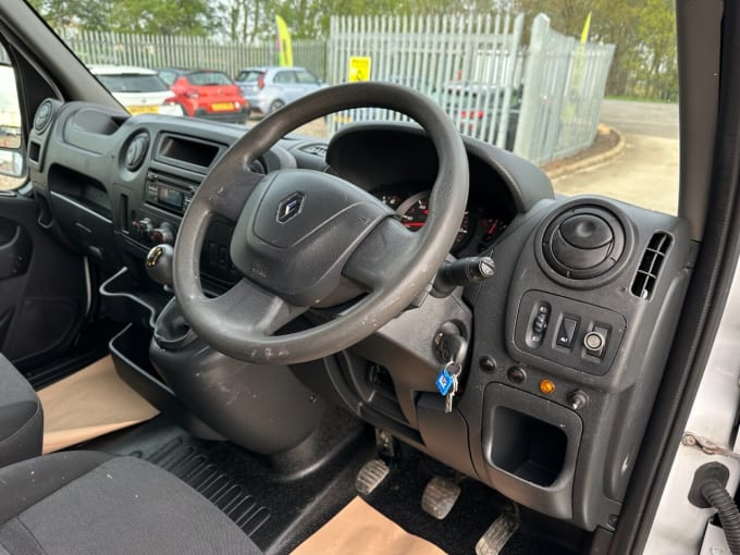 2025 Renault Master