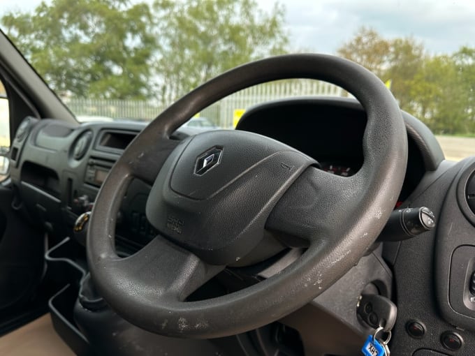 2025 Renault Master