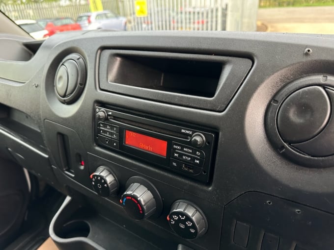 2025 Renault Master